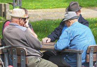 Bruselas a favor de elevar la edad de jubilación